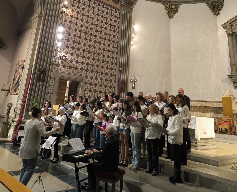 La Coral tossenca tanca els actes de Sant Jordi